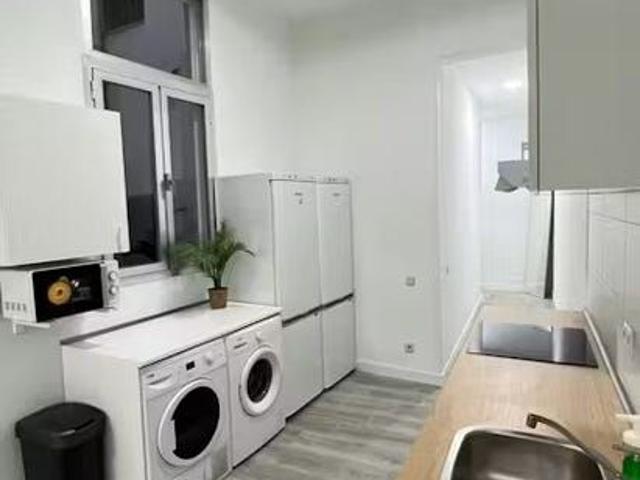Calle de la Luna, Madrid, Community of Madrid 28004