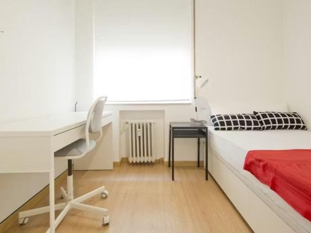 Calle de la Princesa, Madrid, Community of Madrid 28008
