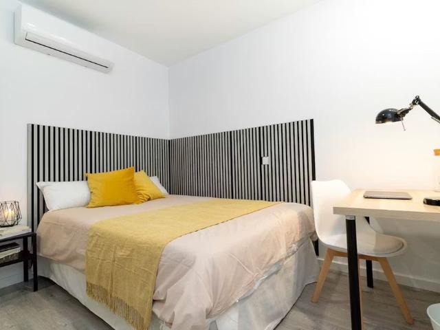 Calle de la Princesa, Madrid, Community of Madrid 28008