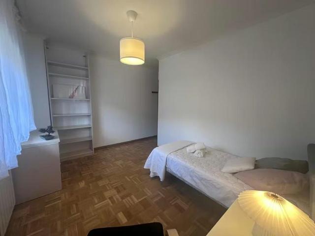 Calle de la Sierra Bermeja, Madrid, Community of Madrid 28018