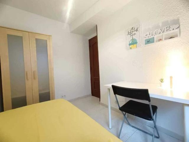 Calle de la Sierra de Tornavacas, Madrid, Community of Madrid 28031