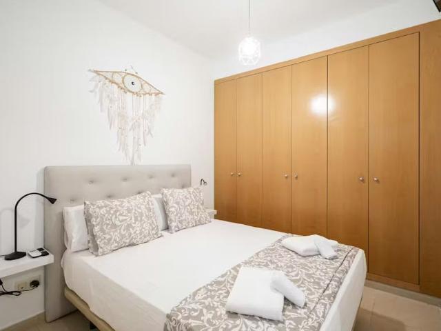 Calle de las Infantas, Madrid, Community of Madrid 28004
