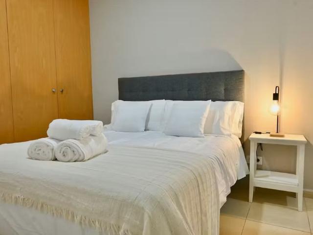 Calle de las Infantas, Madrid, Community of Madrid 28004