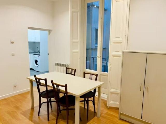 Calle de las Infantas, Madrid, Community of Madrid 28004