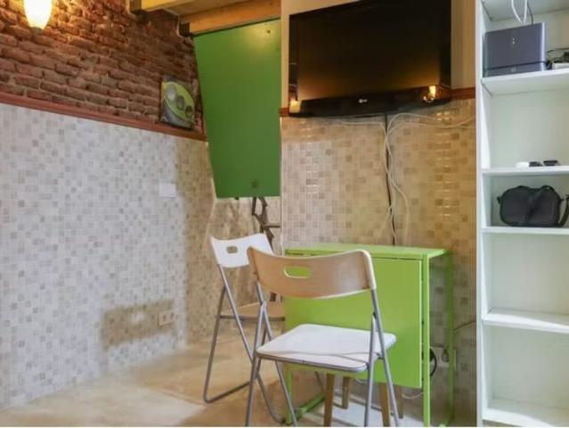 Calle de Linneo, Madrid, Community of Madrid 28005