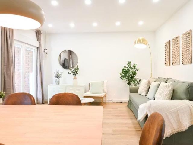 Calle de Lorca, Madrid, Community of Madrid 28033