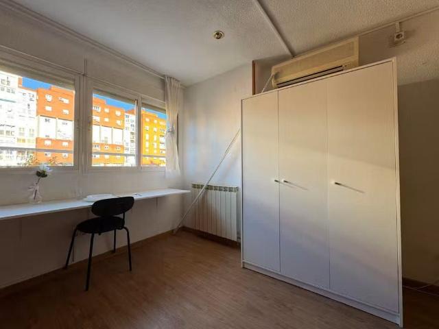 Calle de los Andaluces, Madrid, Community of Madrid 28038