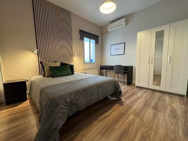 Calle de los Abades, Madrid, Community of Madrid 28012