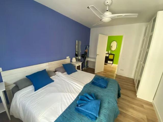 Calle de los Dos Amigos, Madrid, Community of Madrid 28015