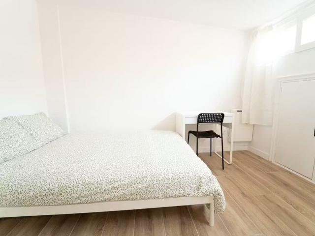 Calle de Manuel Maroto, Madrid, Community of Madrid 28053