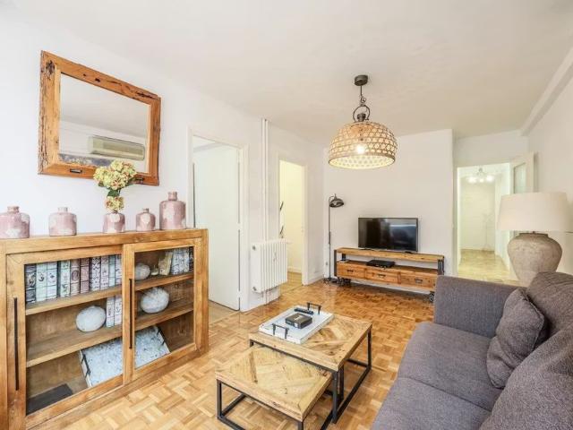 Calle de Mazarredo, Madrid, Community of Madrid 28005
