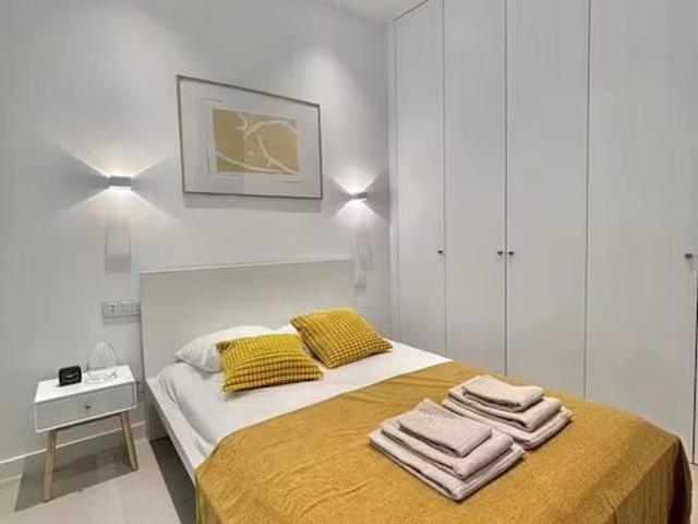 Calle de Moreno Nieto, Madrid, Community of Madrid 28005