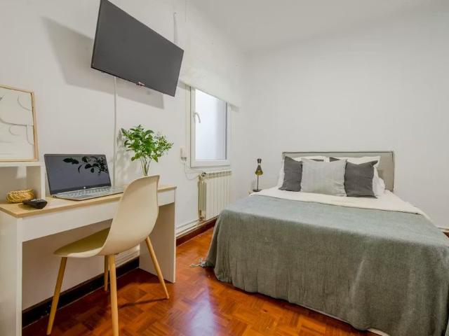 Calle de Nieremberg, Madrid, Community of Madrid 28002