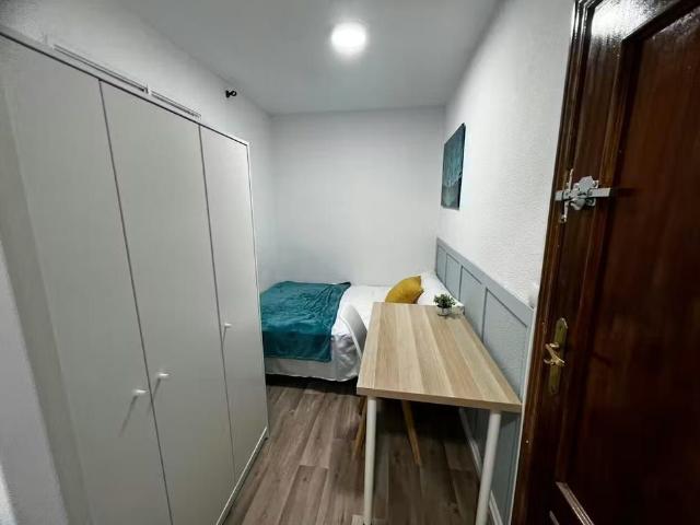 Calle de Ocaña, Madrid, Community of Madrid 28047