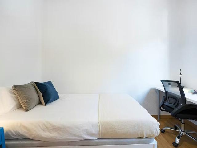 Calle de Palos de la Frontera, Madrid, Community of Madrid 28045