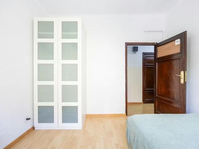 Calle de Palos de la Frontera, Madrid, Community of Madrid 28045