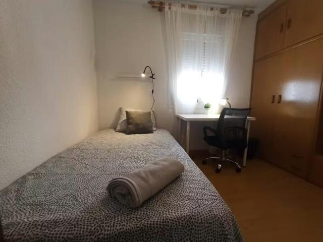 Calle de Pico Cejo, Madrid, Community of Madrid 28038