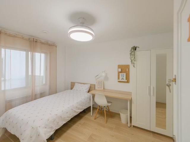 Calle de Pizarro, Getafe, Community of Madrid 28902