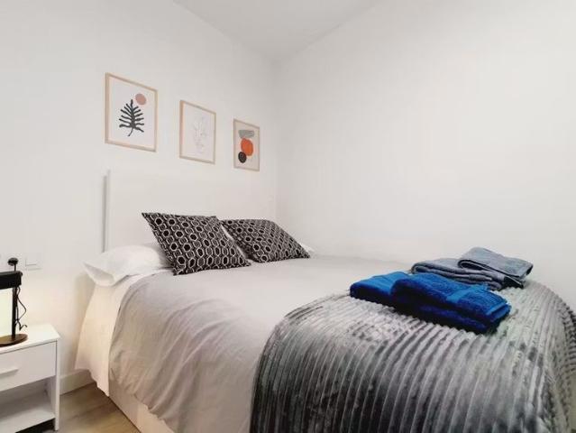 Calle de Quiñones, Madrid, Community of Madrid 28015