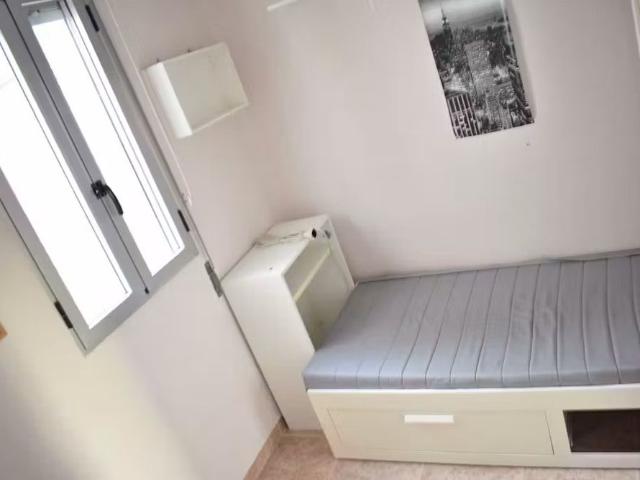 Calle de Rafael de Riego, Madrid, Community of Madrid 28045