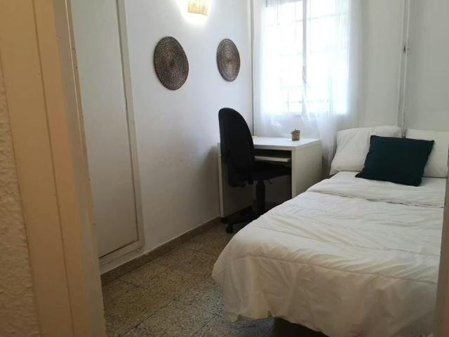 Calle de Rafael Herrera, Madrid, Community of Madrid 28036