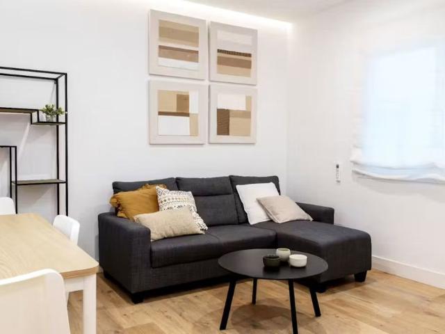 Calle de Rafael Herrera, Madrid, Community of Madrid 28036