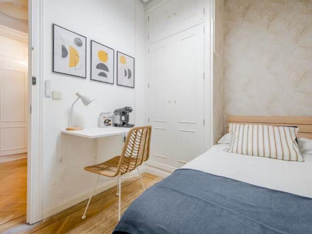 Calle de Romero Robledo, Madrid, Community of Madrid 28008