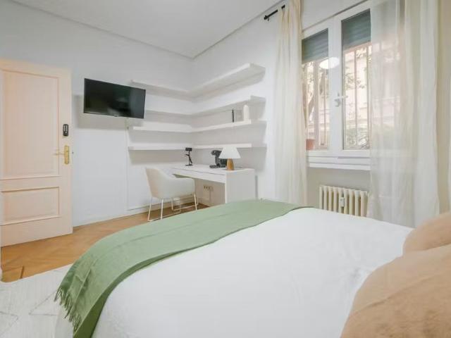 Calle de Romero Robledo, Madrid, Community of Madrid 28008