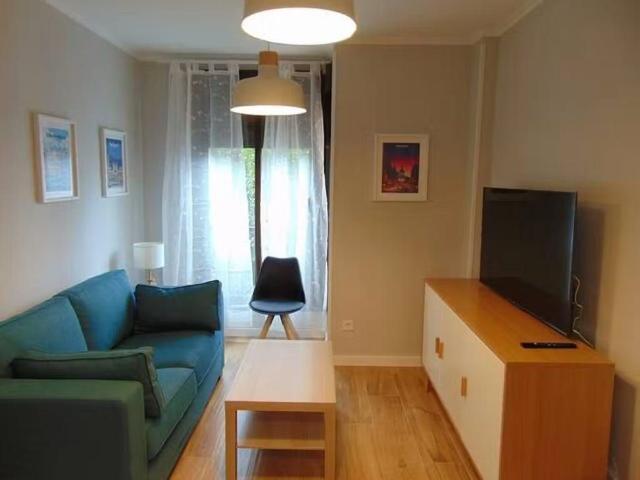 Calle de Samaniego, Madrid, Community of Madrid 28022