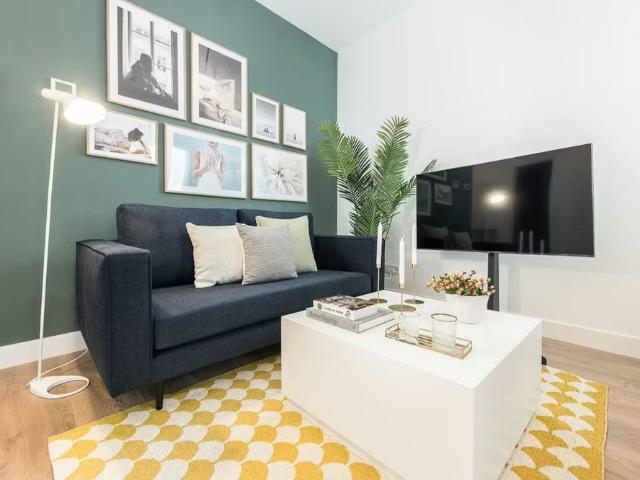 Calle de Santa Ana, Madrid, Community of Madrid 28005