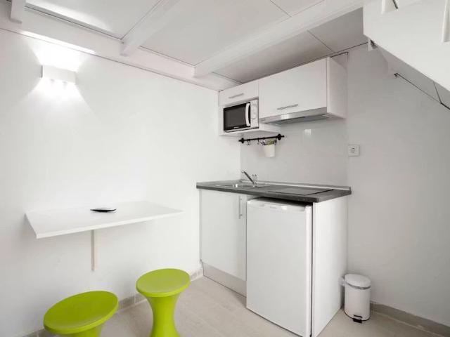 Calle de Santoña, Madrid, Community of Madrid 28026