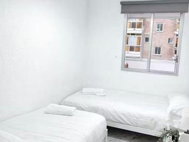 Calle de San Claudio, Madrid, Community of Madrid 28038