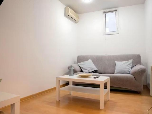 Calle de Sagunto, Madrid, Community of Madrid 28010