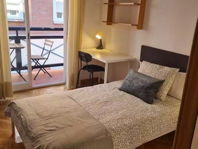 Calle de Sagunto, Madrid, Community of Madrid 28010