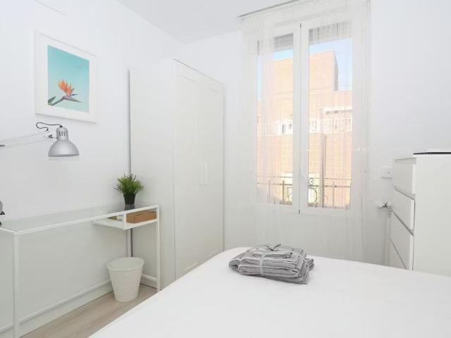 Calle del Conde de Vilches, Madrid, Community of Madrid 28028