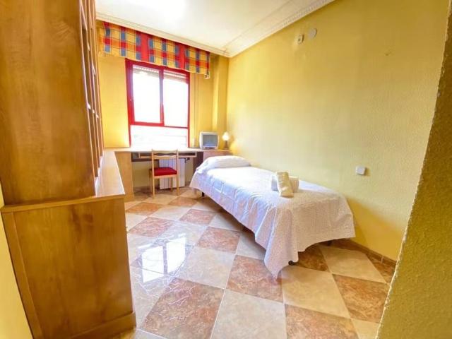Calle del Cabo Machichaco, Madrid, Community of Madrid 28053