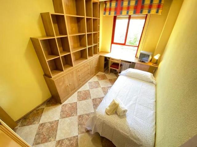 Calle del Cabo Machichaco, Madrid, Community of Madrid 28053