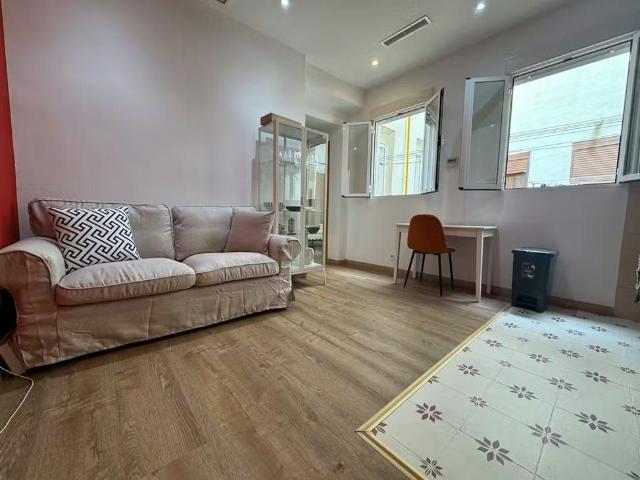 Calle del Amparo, Madrid, Community of Madrid 28012