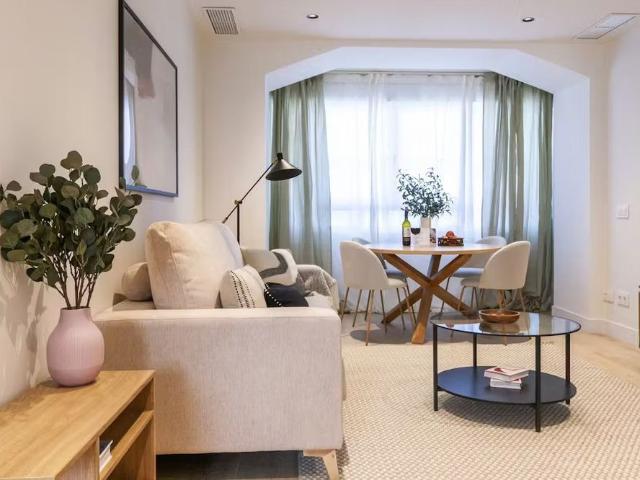 Calle del Doctor Fleming, Madrid, Community of Madrid 28036