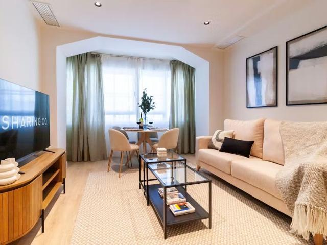 Calle del Doctor Fleming, Madrid, Community of Madrid 28036