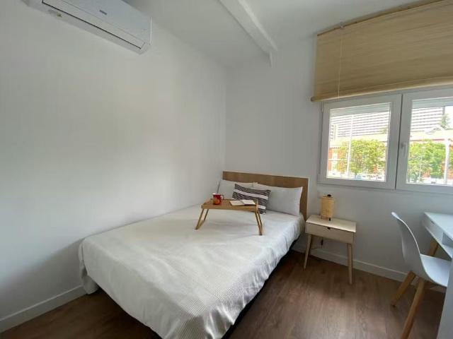 Calle del Doctor Urquiola, Madrid, Community of Madrid 28025