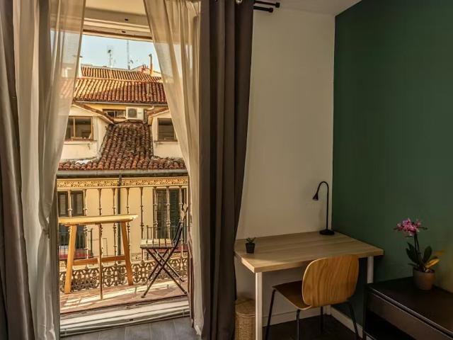 Calle del Humilladero, Madrid, Community of Madrid 28005