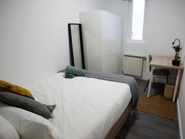 Calle del Humilladero, Madrid, Community of Madrid 28005