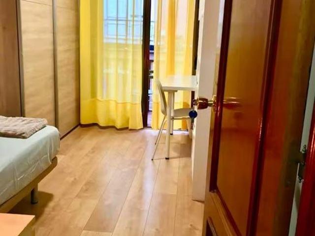 Calle del Jilguero, Madrid, Community of Madrid 28025