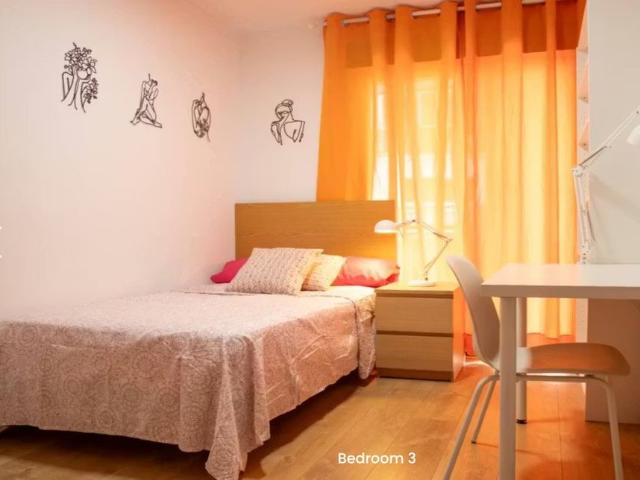 Calle del Jilguero, Madrid, Community of Madrid 28025