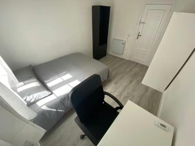 Calle del Oasis, Madrid, Community of Madrid 28021