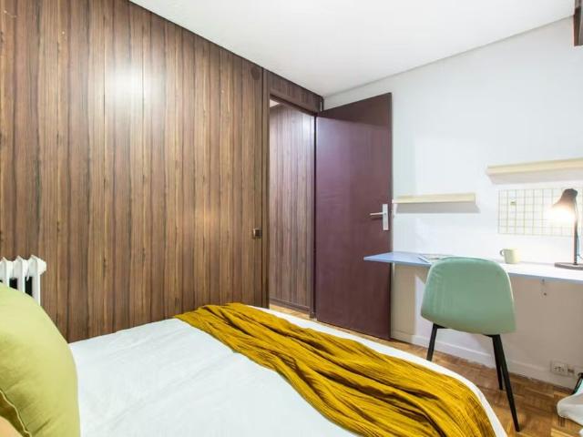 Calle del Pez Austral, Madrid, Community of Madrid 28007