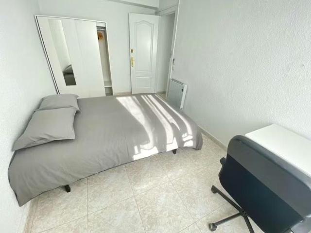 Calle del Platino, Madrid, Community of Madrid 28021