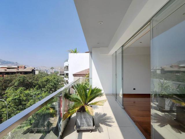 Calle Ganoza Manuel N°155 Dpto 501