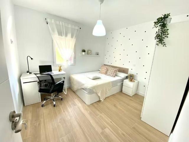 Calle Gladiolo, Getafe, Community of Madrid 28903